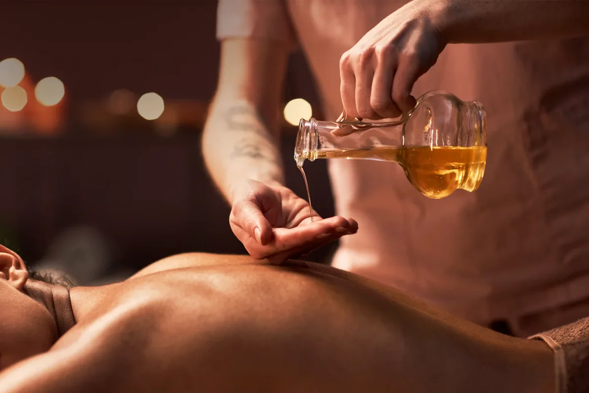 Oil Massage in Kondapur, Hyderabad